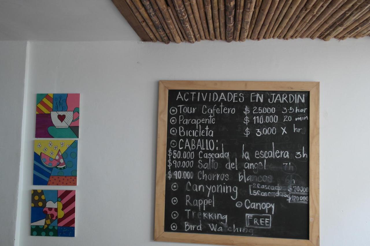 Sergeant Pepper'S Hostel Jardín Exteriör bild